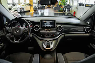 MERCEDES-BENZ V 220 d lang 7G-Tronic