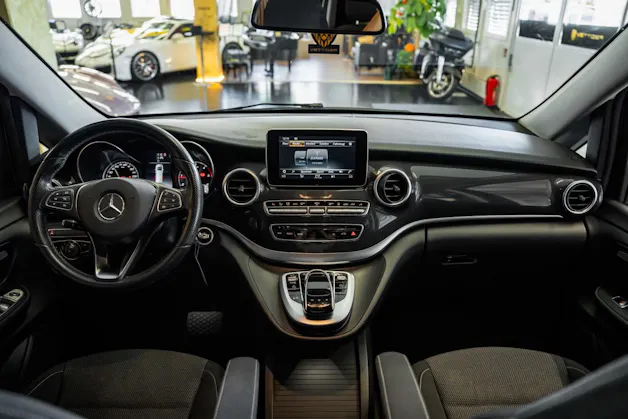 MERCEDES-BENZ V 220 d lang 7G-Tronic