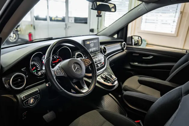 MERCEDES-BENZ V 220 d lang 7G-Tronic