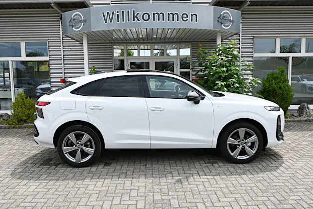AUDI Q3 Sportback S Line Plus Black TFSI S tronic 150PS + AHK 1800kg