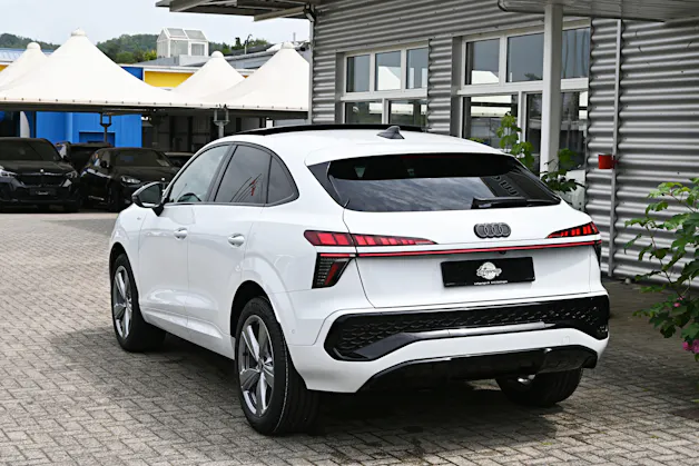AUDI Q3 Sportback S Line Plus Black TFSI S tronic 150PS + AHK 1800kg