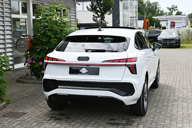 AUDI Q3 Sportback S Line Plus Black TFSI S tronic 150PS + AHK 1800kg
