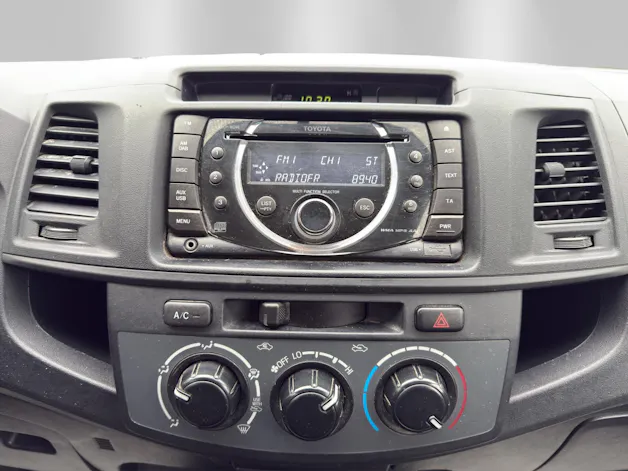Toyota Hilux 2.5D 4WD Double Cab Luna