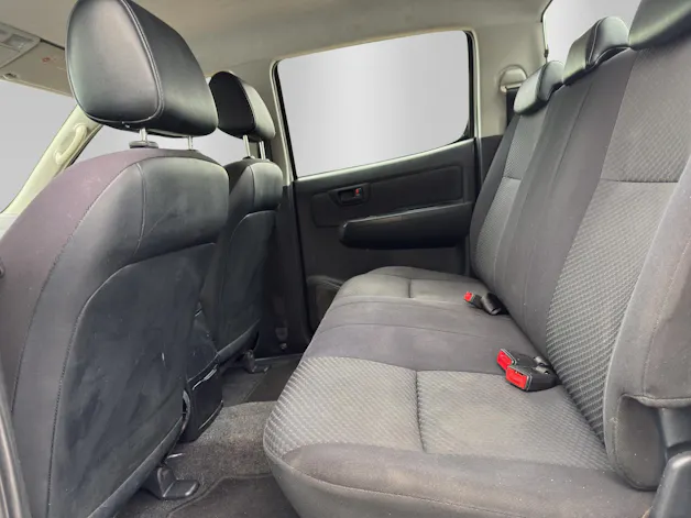 Toyota Hilux 2.5D 4WD Double Cab Luna