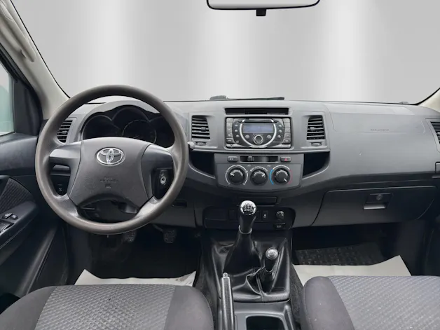 Toyota Hilux 2.5D 4WD Double Cab Luna