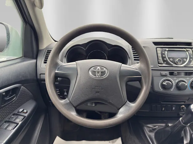 Toyota Hilux 2.5D 4WD Double Cab Luna