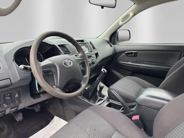 Toyota Hilux 2.5D 4WD Double Cab Luna
