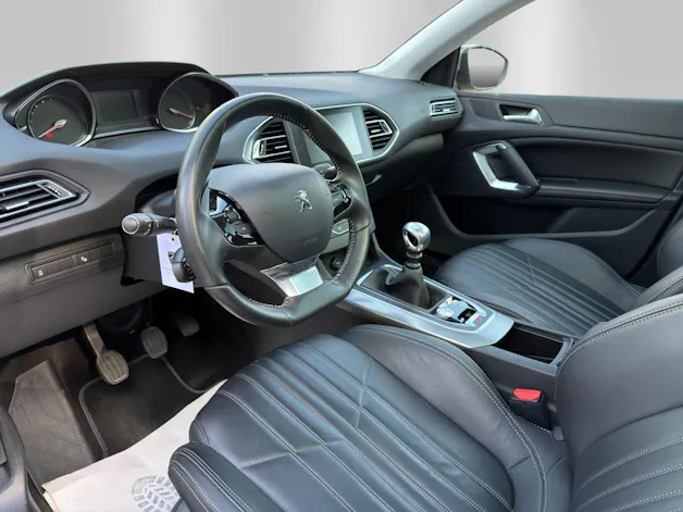 PEUGEOT 308 1.6 THP Féline