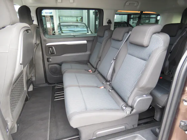 OPEL Zafira Life 2.0 CDTI Business Edition lang Automat (8-Plätzer, AHK 1.9 t)