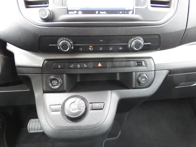 OPEL Zafira Life 2.0 CDTI Business Edition lang Automat (8-Plätzer, AHK 1.9 t)
