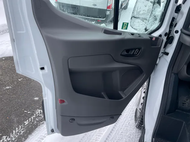 FORD Transit 460 L4 RWD A mit Standheizung und Sitzheizung 18-Sitzer