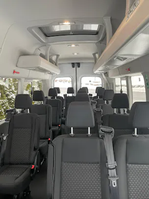 FORD Transit 460 L4 RWD A mit Standheizung und Sitzheizung 18-Sitzer