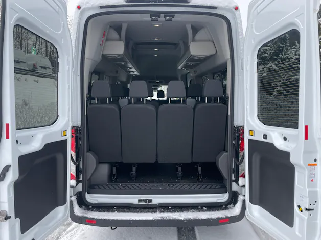 FORD Transit 460 L4 RWD A mit Standheizung und Sitzheizung 18-Sitzer