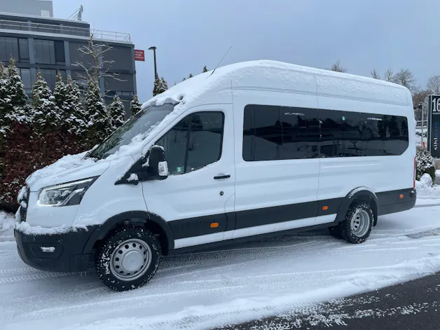 FORD Transit 460 L4 RWD A mit Standheizung und Sitzheizung 18-Sitzer