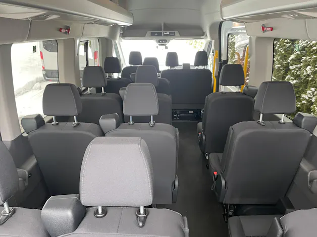 FORD Transit 460 L4 RWD A mit Standheizung und Sitzheizung 18-Sitzer