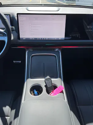 XPENG G9 93kWh Performance AWD mit AHK und Premium Paket