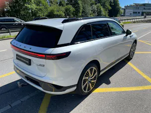 XPENG G9 93kWh Performance AWD mit AHK und Premium Paket