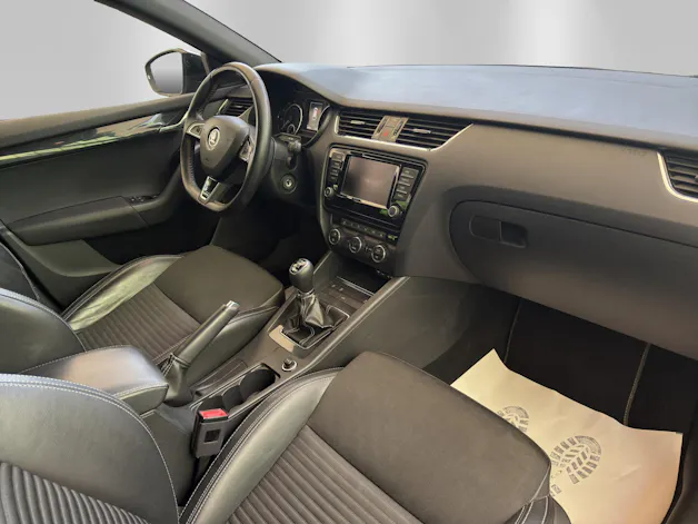 SKODA Octavia Combi 2.0 TSI RS