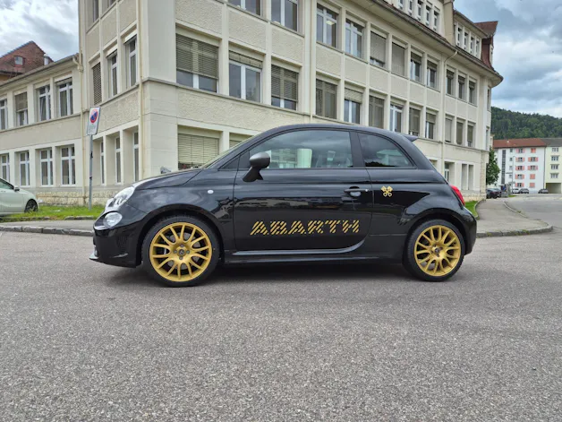 FIAT 695 1.4 16V Turbo Abarth Competizione 75 th Anniversario