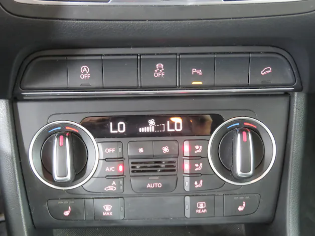 AUDI Q3 2.0 TDI Quattro S-tronic (Automat) ab Platz, Fixpreis !!!