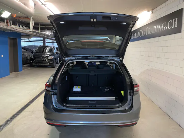 SKODA Superb Combi 2.0 TDi L&K 4x4 DSG