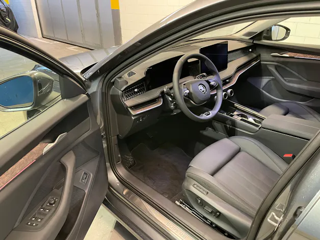 SKODA Superb Combi 2.0 TDi L&K 4x4 DSG