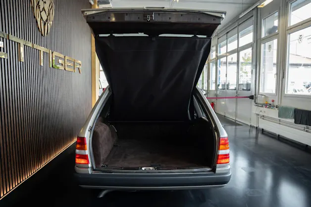 MERCEDES-BENZ 300 TE-24