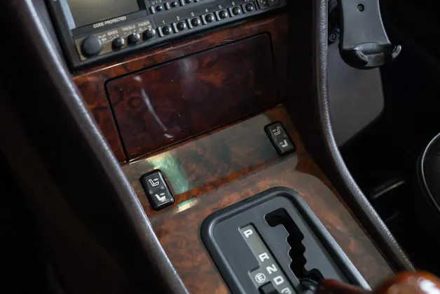MERCEDES-BENZ 300 TE-24