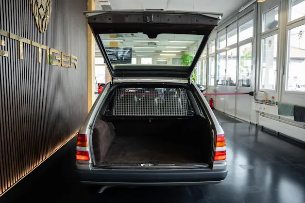 MERCEDES-BENZ 300 TE-24