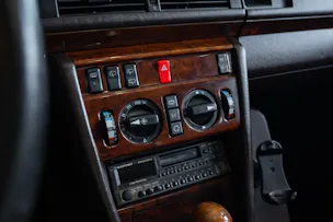 MERCEDES-BENZ 300 TE-24