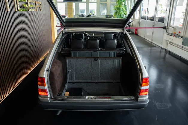 MERCEDES-BENZ 300 TE-24