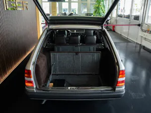 MERCEDES-BENZ 300 TE-24