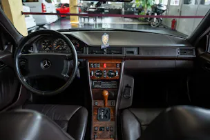MERCEDES-BENZ 300 TE-24