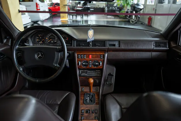 MERCEDES-BENZ 300 TE-24