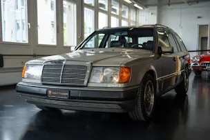 MERCEDES-BENZ 300 TE-24