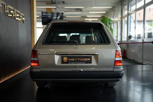 MERCEDES-BENZ 300 TE-24