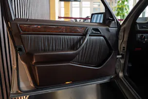 MERCEDES-BENZ 300 TE-24