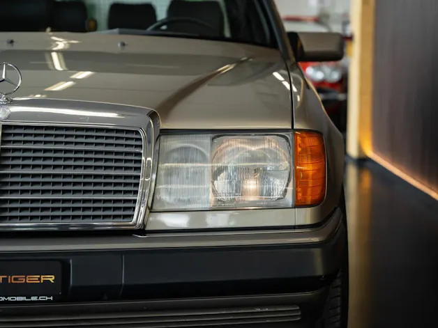 MERCEDES-BENZ 300 TE-24