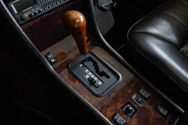 MERCEDES-BENZ 300 TE-24