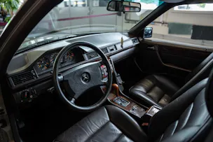 MERCEDES-BENZ 300 TE-24
