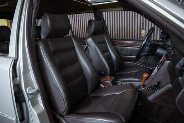 MERCEDES-BENZ 300 TE-24