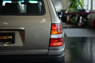 MERCEDES-BENZ 300 TE-24