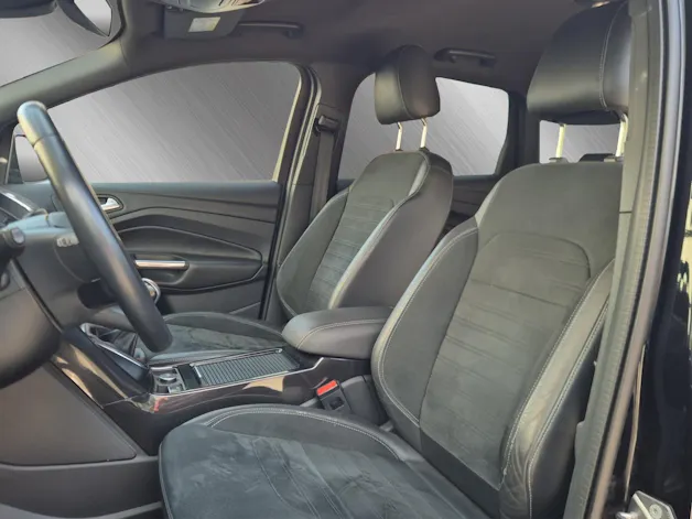 FORD Kuga 2.0 TDCi 180 ST-Line