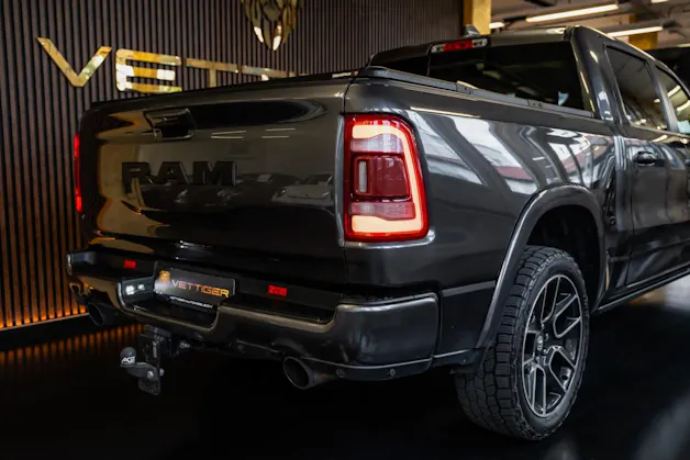 DODGE RAM 1500 5.7 V8 Hemi Laramie