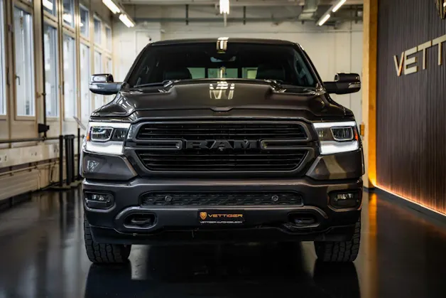 DODGE RAM 1500 5.7 V8 Hemi Laramie