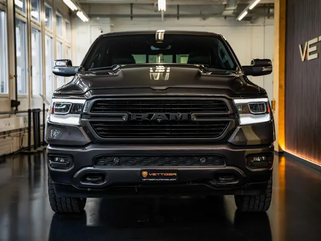DODGE RAM 1500 5.7 V8 Hemi Laramie