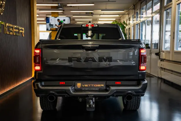 DODGE RAM 1500 5.7 V8 Hemi Laramie