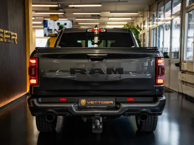 DODGE RAM 1500 5.7 V8 Hemi Laramie