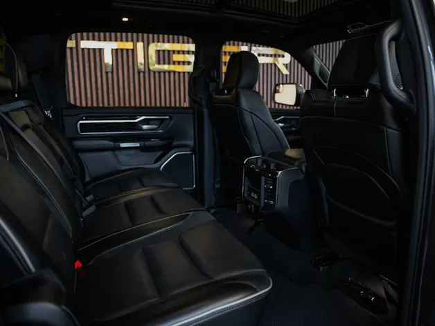 DODGE RAM 1500 5.7 V8 Hemi Laramie