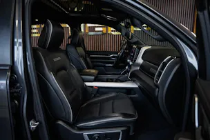 DODGE RAM 1500 5.7 V8 Hemi Laramie